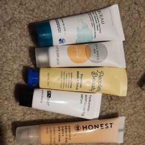 5 Designer Skincare Samples : Bleau/ Balanace/ Peoples Beauty/ Honest/ Pca Skin